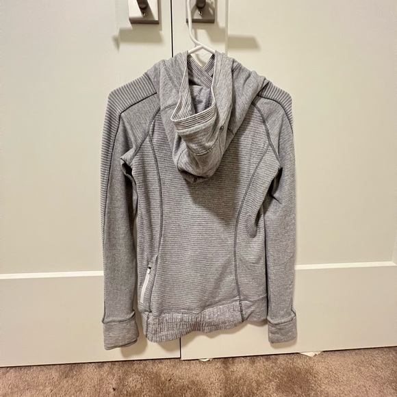 Lululemon Think Fast Pullover - Picture 2 of 2
